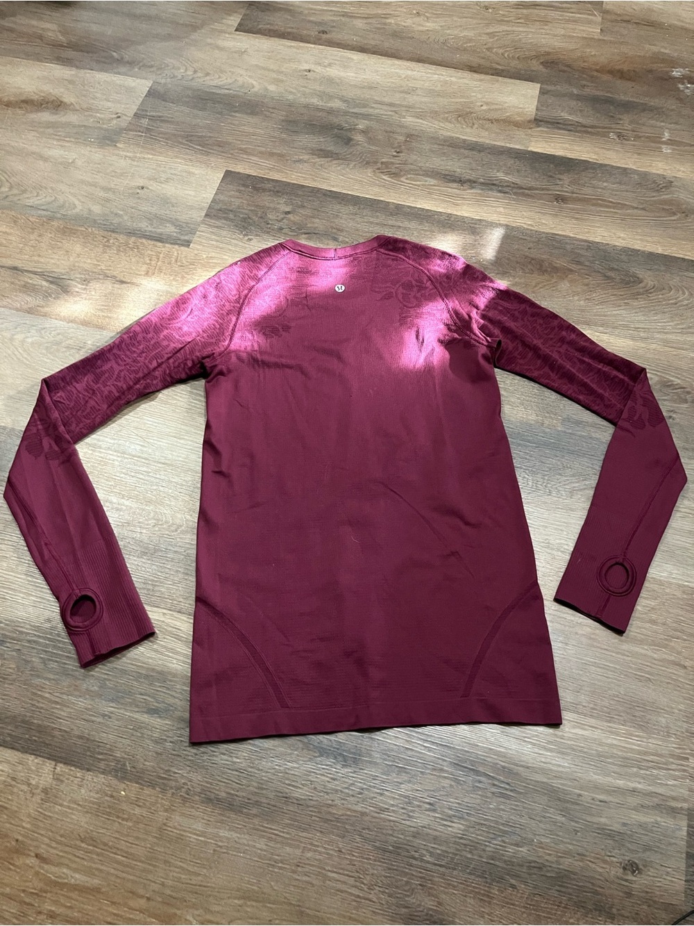 Lululemon Swiftly Tech Long Sleeve | Size 8 | Red Floral | Thumbholes - Picture 7 of 11